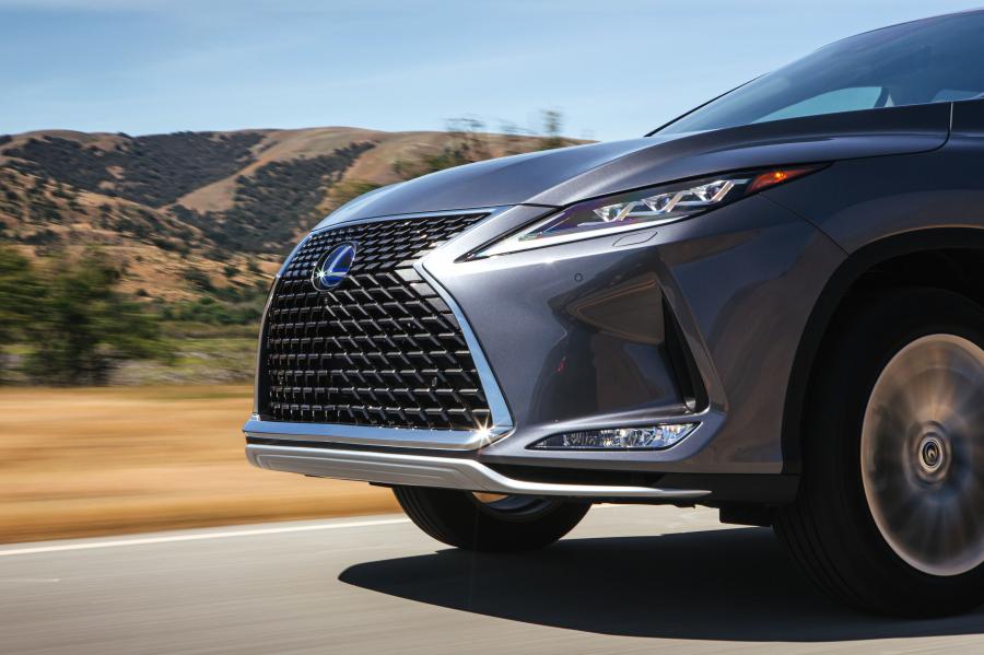 Детали экстерьера Lexus RX450hL 2019 года  (NA) (фото 4 из 40)